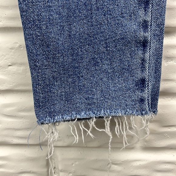 HOLLISTER Ultra High Rise Mom Jean Size 24/27 - Picture 6 of 9